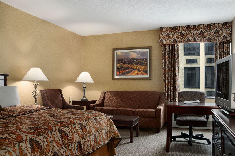 Ramada Plaza Hotel Columbus Quarto foto